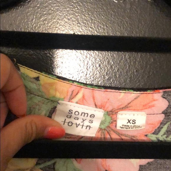 Somedays Lovin breezy floral romper - Picture 2 of 6